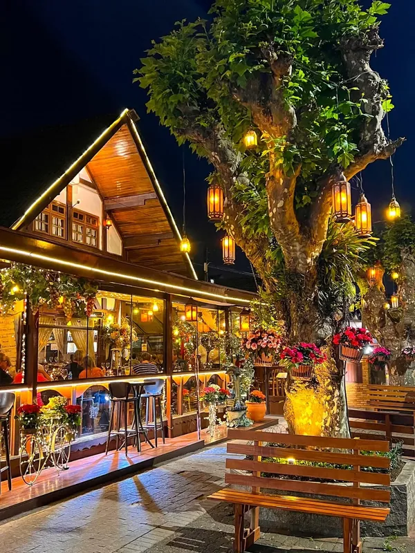 Arquitetura iluminada em Campos do Jordão